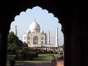 Taj arch 1.jpg (13772 bytes)